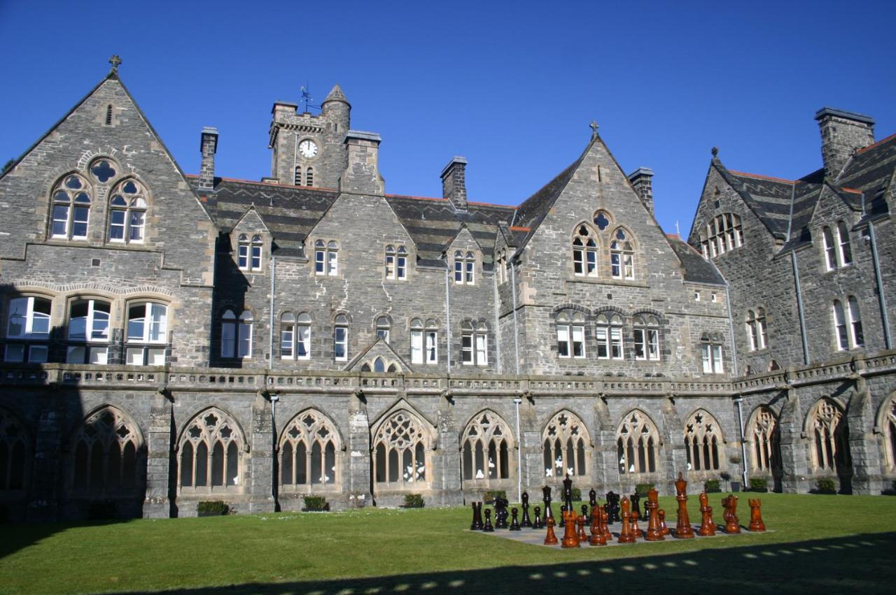 Loch Ness Moat House Apartments حصن أوغسطس المظهر الخارجي الصورة